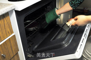 薄荷冰淇淋夹心巧克力蛋糕的做法步骤：2