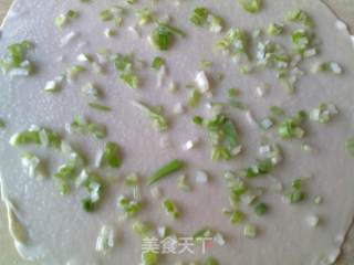家常葱油饼的做法步骤：2