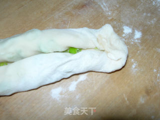 家常葱油饼的做法步骤：2