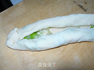 家常葱油饼的做法步骤：2