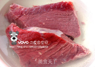 西红柿牛肉汤的做法步骤：2