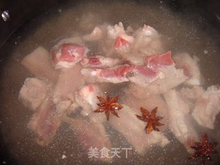 土豆炖排骨的做法步骤：2