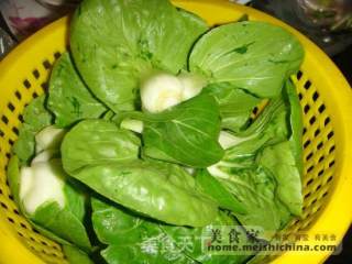 菜心烩双菇的做法步骤：2