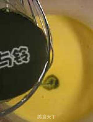 抹茶戚风蛋糕的做法步骤：2