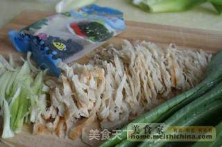 早餐酸辣烩饼的做法步骤：2
