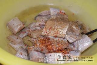 香酥炒带鱼的做法步骤：2