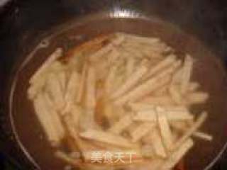 芹菜香干肉丝的做法步骤：2
