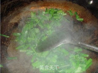 菜心炒粉丝的做法步骤：2