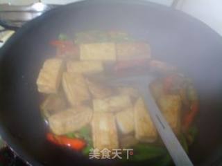农家腊味烧豆腐的做法步骤：2