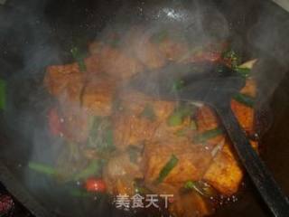 农家腊味烧豆腐的做法步骤：2