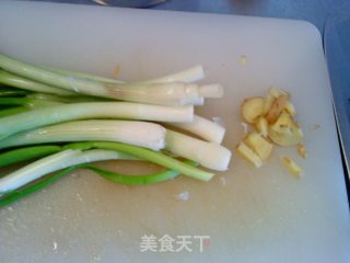 生煎鱼肉馅包子的做法步骤：2