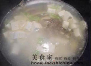 黑头鱼炖豆腐的做法步骤：2