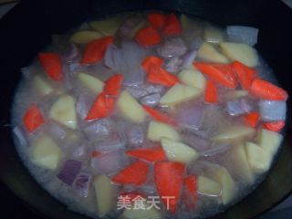 咖喱牛肉的做法步骤：2