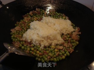 生炒糯米饭的做法步骤：2