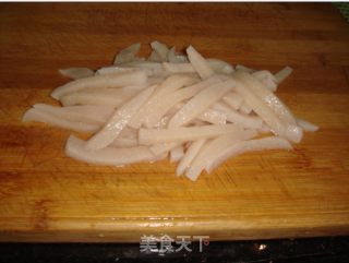 腊肉炒泡菜蘑芋的做法步骤：2