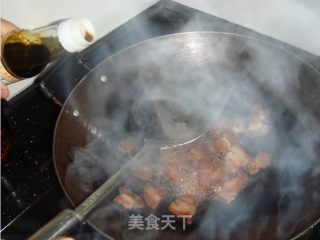 腊肉炒泡菜蘑芋的做法步骤：2