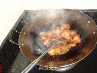 腊肉炒泡菜蘑芋的做法步骤：2