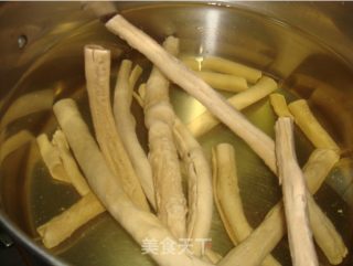 豆笋烧鸭子的做法步骤：2
