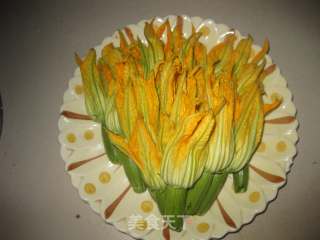 脆炸瓜花的做法步骤：2