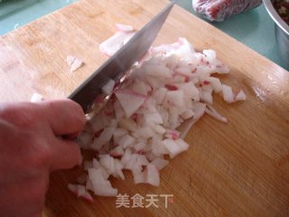 红萝卜牛肉饺的做法步骤：2