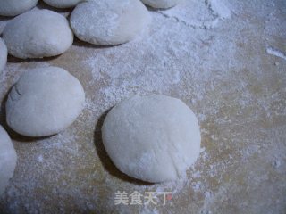 红萝卜牛肉饺的做法步骤：2