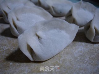 红萝卜牛肉饺的做法步骤：2