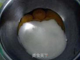 自制草莓冰淇淋的做法步骤：2