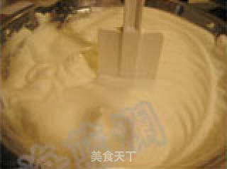 橙汁戚风蛋糕的做法步骤：2