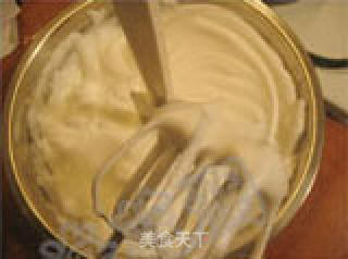 橙汁戚风蛋糕的做法步骤：2