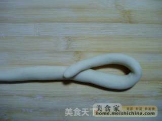 辫子面包的做法步骤：2