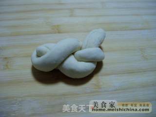 辫子面包的做法步骤：2