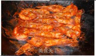番茄姜味虾的做法步骤：2