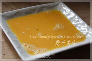 土司煎蛋三明治的做法步骤：2