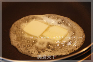 土司煎蛋三明治的做法步骤：2