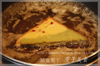 土司煎蛋三明治的做法步骤：2