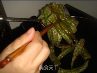 虎皮青椒的做法步骤：2