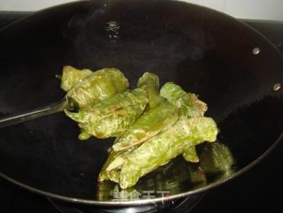 虎皮青椒的做法步骤：2