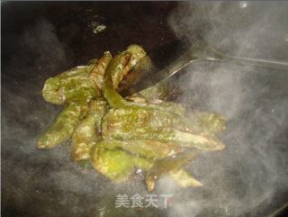 虎皮青椒的做法步骤：2