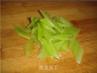 酸辣肥肠的做法步骤：2