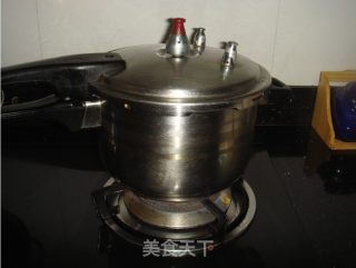 酸辣肥肠的做法步骤：2