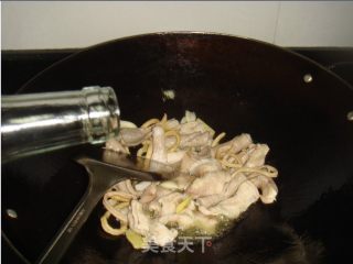 酸辣肥肠的做法步骤：2