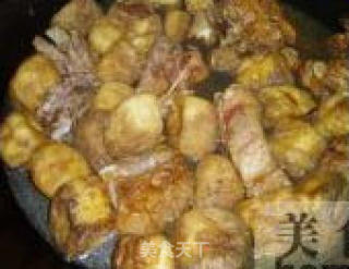 豆泡烧排骨的做法步骤：2