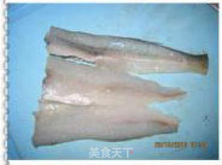 酥炸梭子鱼的做法步骤：2