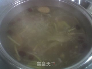清补凉刷土鸡的做法步骤：2