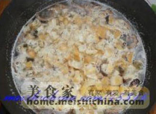 酸辣烩油条的做法步骤：2