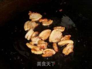 五花肉烧腊鱼的做法步骤：2