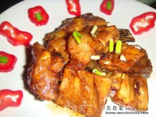 五花肉烧腊鱼的做法步骤：2