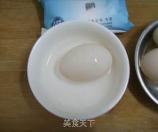 自制咸鸭蛋的做法步骤：2