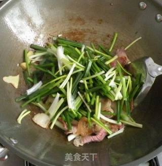 腊肉炒藠头的做法步骤：2