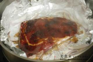 黑胡椒肉眼牛排的做法步骤：2